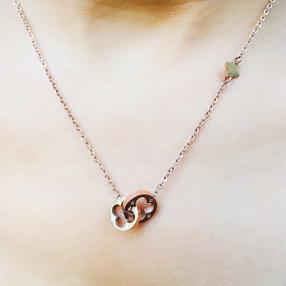 Rose gold linked clover necklace